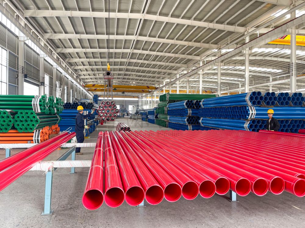 消防涂塑鋼管成品吊裝堆放作業